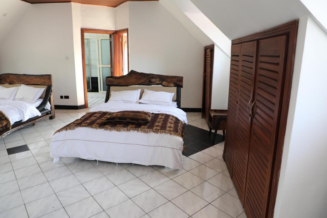 Stallion Place - Bed And Breakfast Kampala Exterior photo